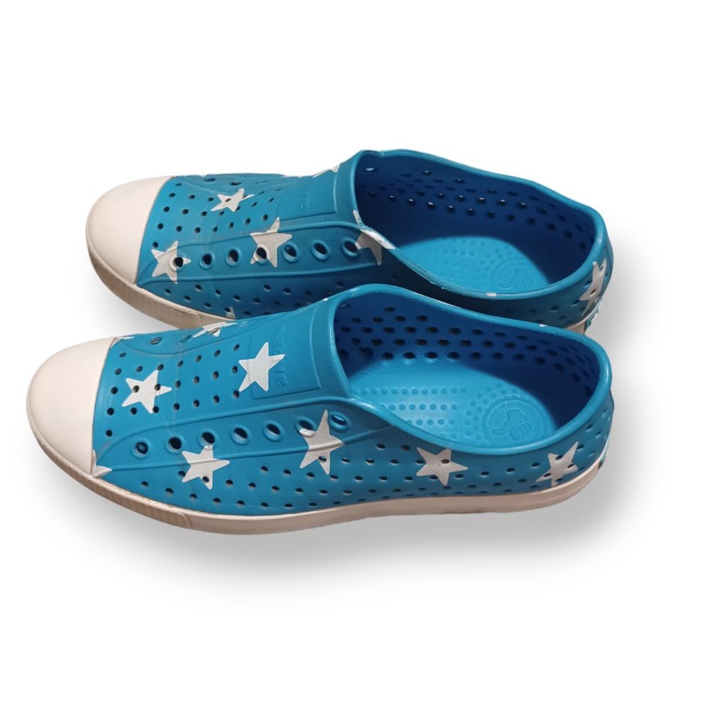 Native Blue and White Star Patterned Rubber Water Proof Women's Size 11